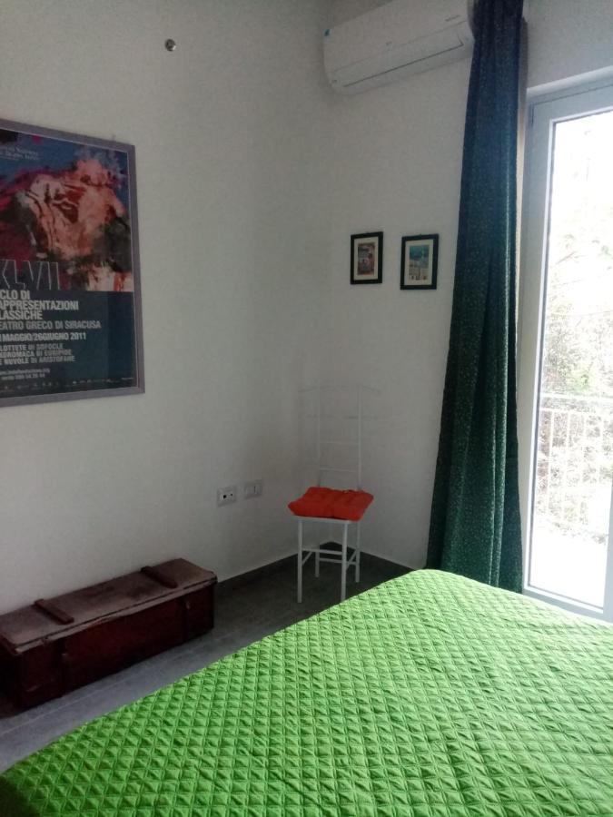 Lo Scorcio Della Neapolis Accogliente Appartamento Pressi Parco Neapolis 锡拉库扎 外观 照片