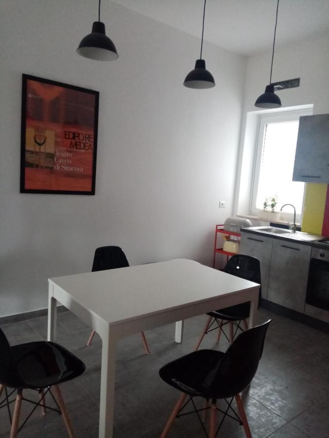 Lo Scorcio Della Neapolis Accogliente Appartamento Pressi Parco Neapolis 锡拉库扎 外观 照片